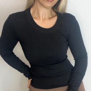 Camiseta cuello redondo negra